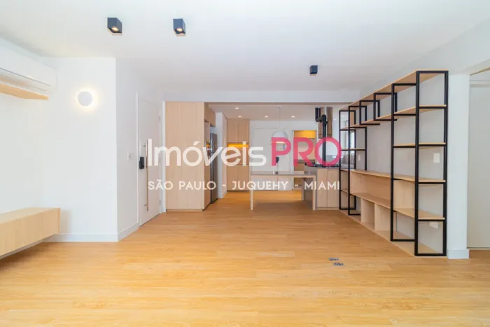 Apartamento 78,5m² em andar alto na Vila Nova Conceição com 1 vaga.