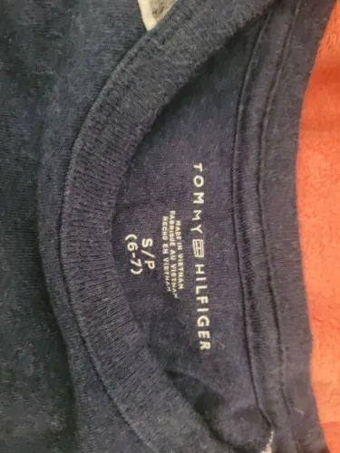 Camiseta Tommy Hilfifer - 6/7 Anos