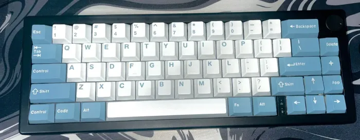 Teclado Custom GMK67 - Switches Gazzew Boba U4T