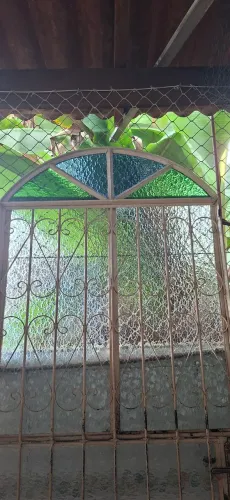 Porta de ferro Colonial. R$400,00