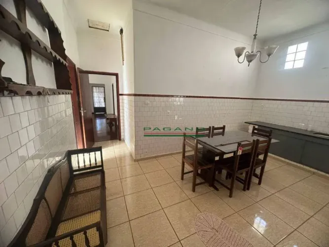 Casa com 4 dormitórios à venda, 200 m² - Centro - Cravinhos/SP