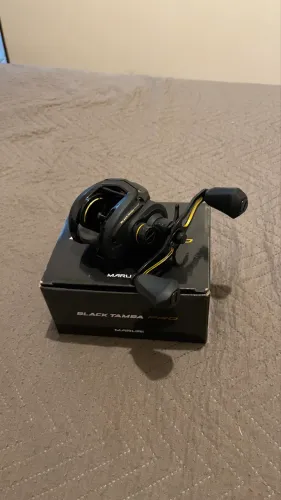 Carretilha Black Tamba Pro Direita