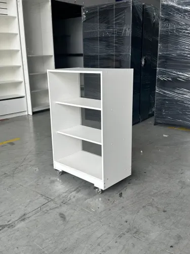 BALCÃO VITRINE COM RODINHAS