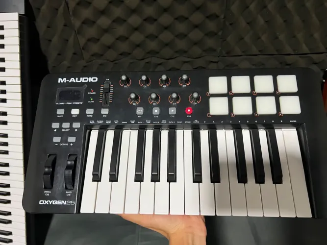 Controlador m audio oxygen 25