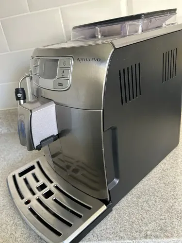 Cafeteira espresso automática Philips Saeco Intelia Evo