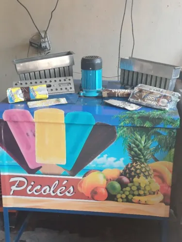 Máquina de fazer picolés
