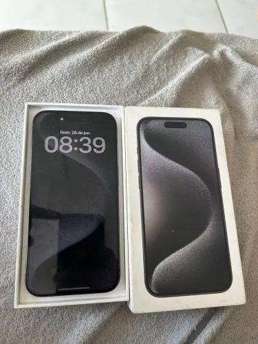 iPhone 15 pro com caixa
