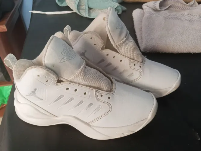 Air Jordan branco tam39 