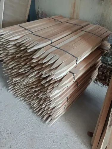 Estacas de madeira de 1 mt