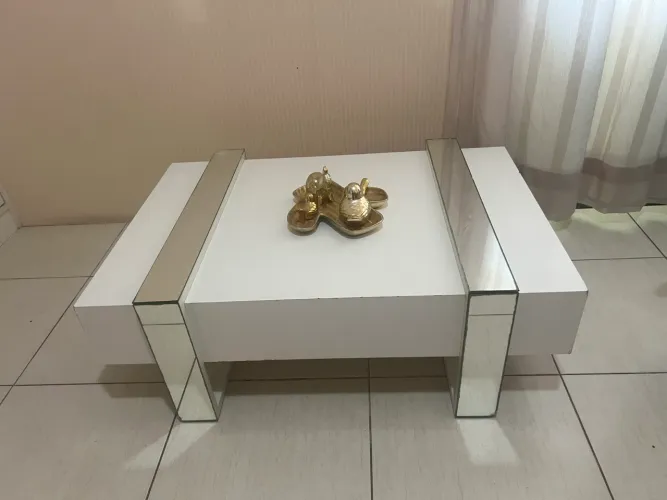 VENDE SE CENTRO PARA SALA