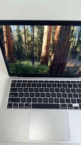 MacBook Air 13" Retina 2020 - Core i3 - 8 GB