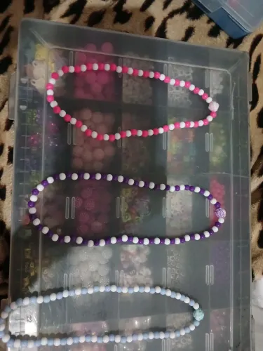 Aneis,colares, e pulseiraa de minçangas