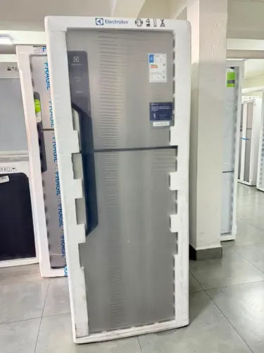 Geladeira Electrolux Frost Free com AutoSense 432L Efficient Duplex Inox (TF70S) nova<br>