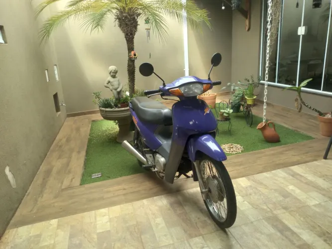Vendo Biz Roxa única dona