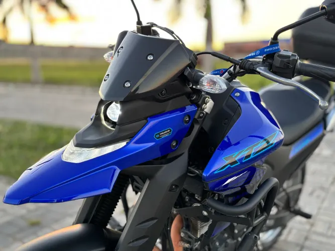 Vendo Lander 2025 nova, na garantia