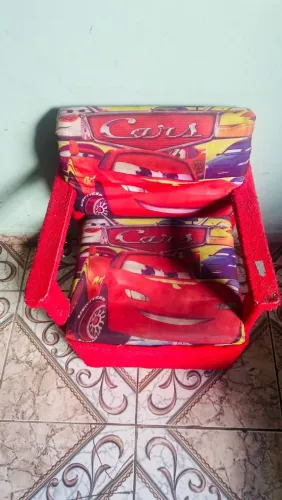 Linda cadeira e poltrona infantil para criança sentar estudar comer e brincar