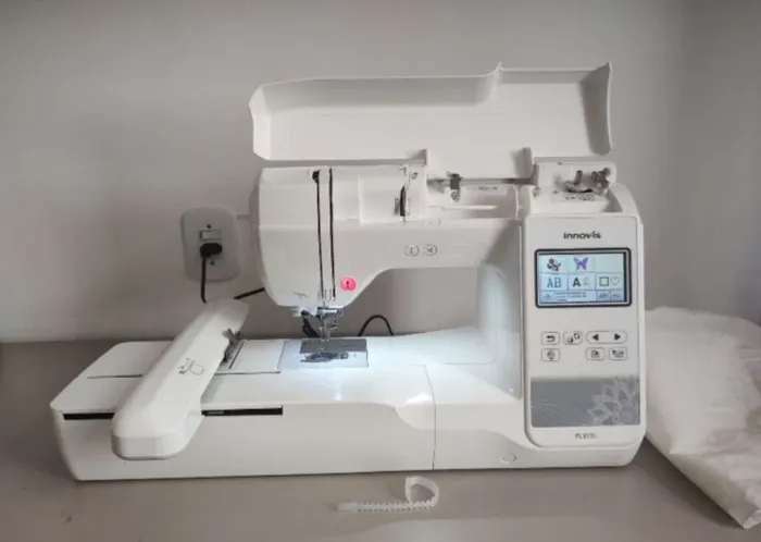 Máquina de bordar brother