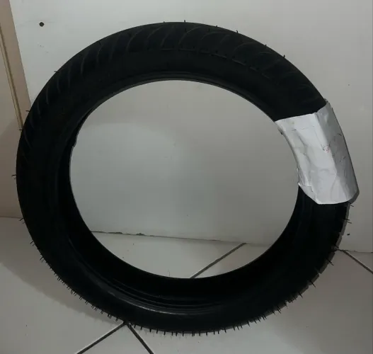 Vendo pneu Maggion