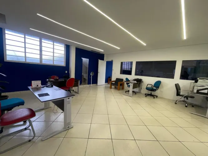 Casa comercial para locação em Vila dos Remédios, 150m²