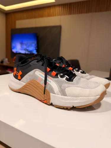 Tenis Under Armour Tribase