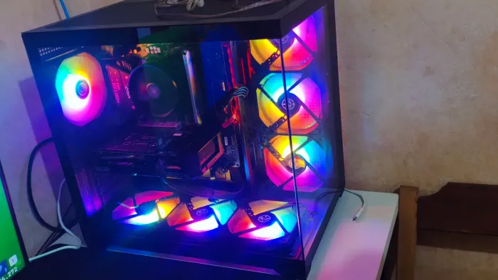 ? PC Gamer Ryzen 5 5600X + RX 7600 8GB | 16GB RAM | SSD<br><br>RGB