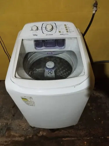 Máquina de lavar roupa Eletrolux 12kg (110V) com transformardor