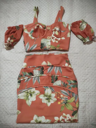 Conjunto floral laranja terracota | blusa cropped + saia