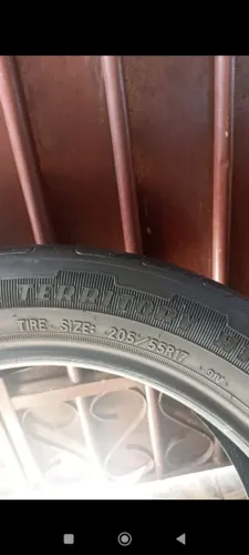 Pneus meia vida da Goodyear aro 17