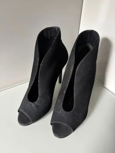 bota preta Schultz