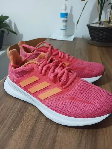 Tenis adidas 