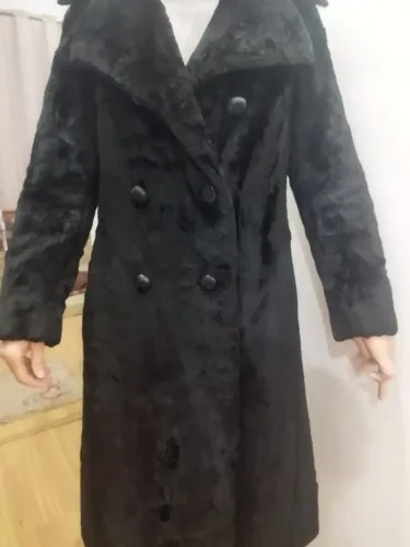 Casaco preto pele sintética