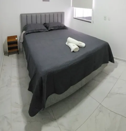 Cabeceita estofada cinza
