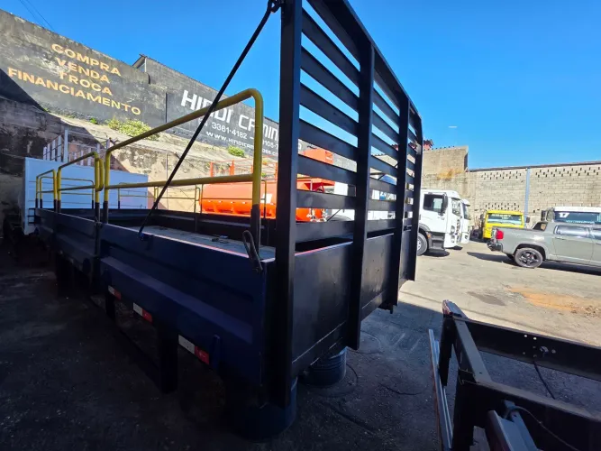 Carroceria de 6.5 M de METAL para CAMINHÃO 3/4 22/22