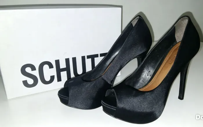 Peep Toe Meia Pata Preto da Schutz- Original