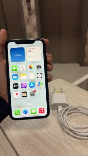 iPhone 11 64GB c/ Carregador Original