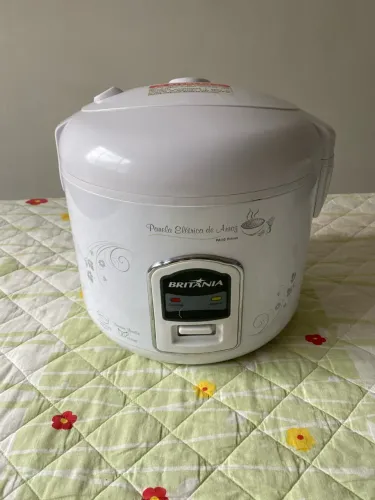 Vendo panela elétrica de arroz Britânia PA10 Prime