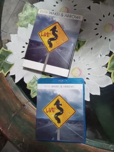 Box DVD triplo + Blu-ray Rush Snakes & Arrows Live