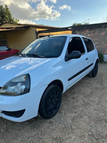Renault Clio Hi-flex 1.0 16V 3P 2012