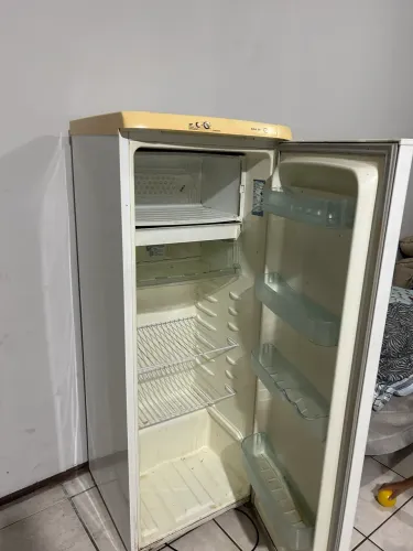 Geladeira Para Retirar Peças 
