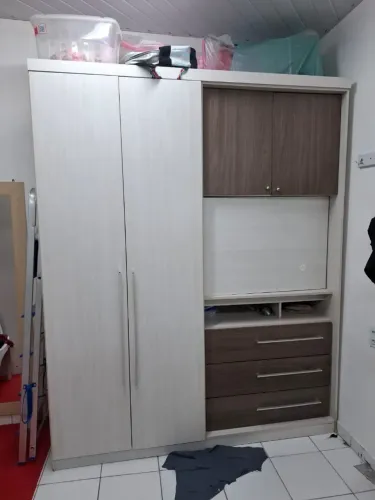GUARDA-ROUPA / ROUPEIRO MULTIFUNCIONAL