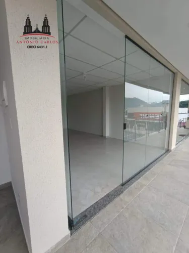 Sala comercial para locação no Centro de Antônio Carlos/SC