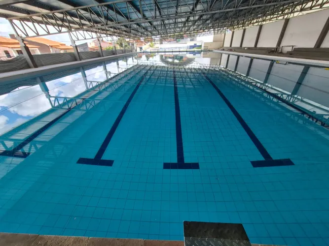 LR Piscinas ? Cuidando da sua piscina com profissionalismo! Piscineiro