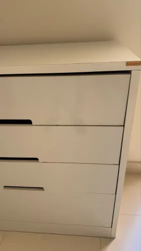 Cômoda 4 gavetas