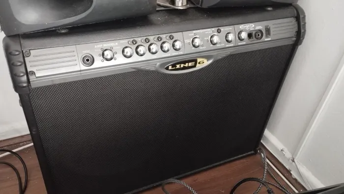 Amplificador de guitarra - Line 6 - Spider 2 - 210 - com pedal 2 falantes