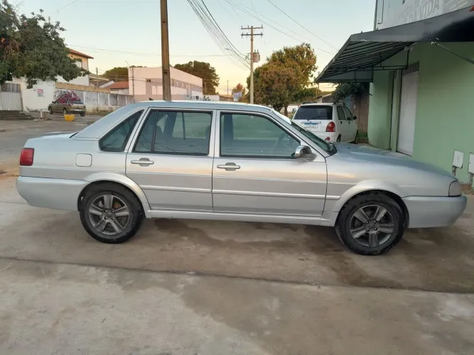 Volkswagen Santana 1.8 MI (álcool) 2001