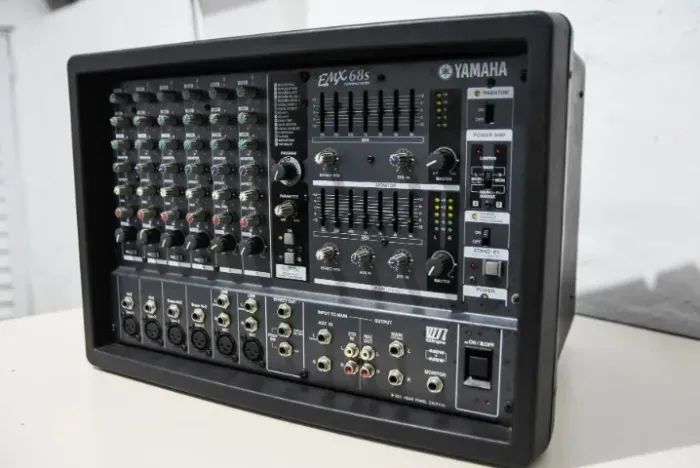 Mixer Amplificado Yamaha Emx68s