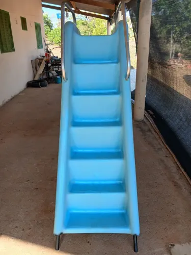 Escorregador tuboágua