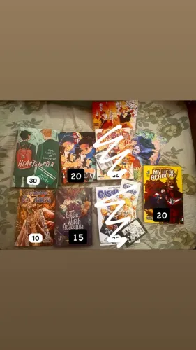 Vendo mangas e quadrinhos