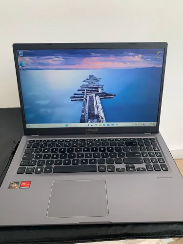 Notebook Asus Ryzen 5 8gb de RAM 256gb de memória semi novo