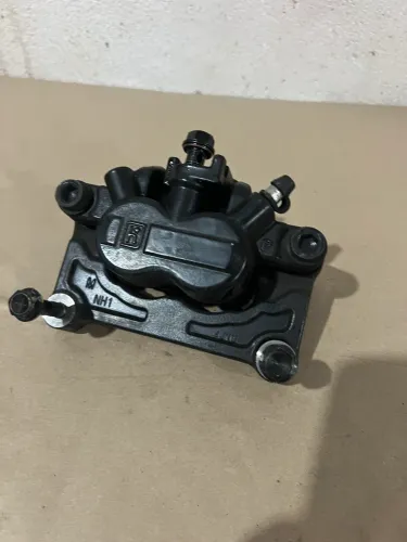 Pinca de freio dianteiro nh 300 usado 